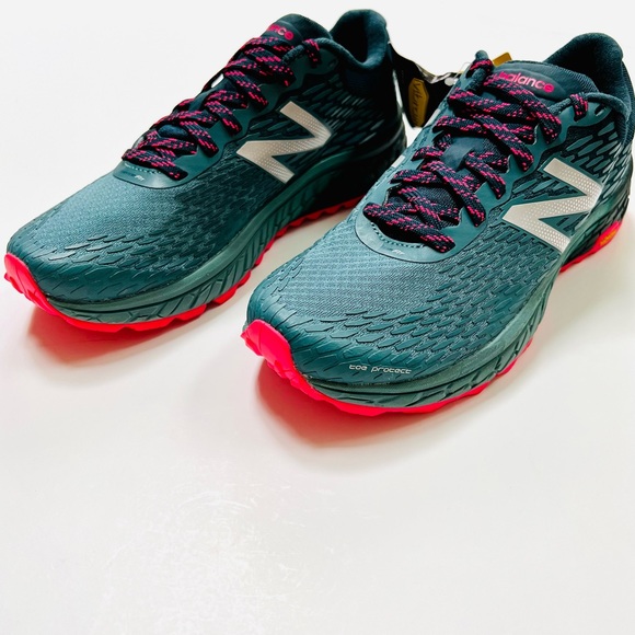 New Balance Trail Shoes - Picture 6 of 7